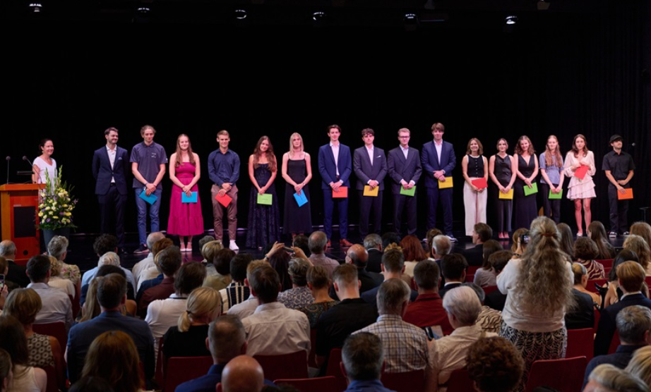 MSE August 2025: 96 Personen haben den einjährigen Passerellen-Lehrgang bestanden und die Ergänzungsprüfung bestanden. Bilder: Regula Schmidt und David Cook