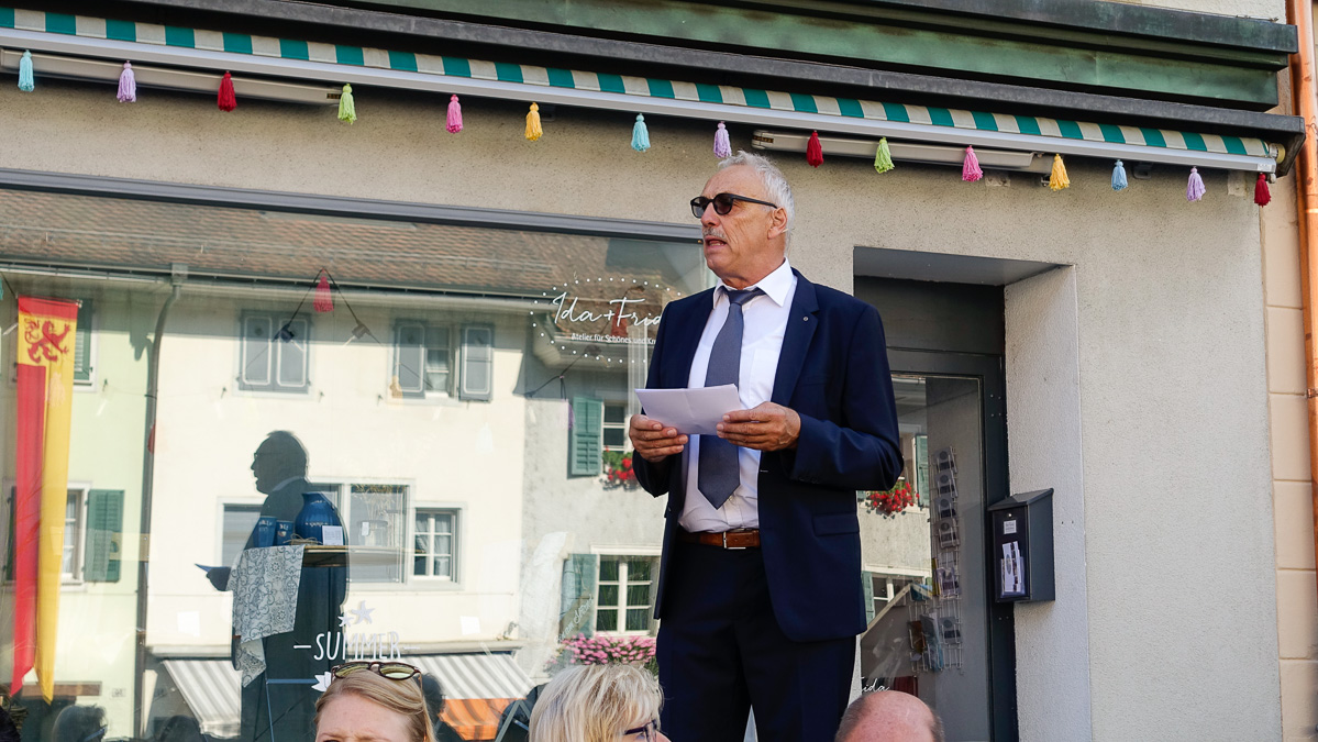 Der Sempacher Stadtpräsident Franz Schwegler begrüsst die Anwesenden.