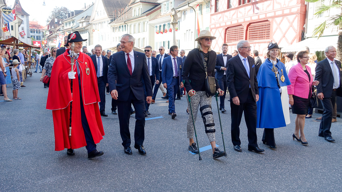 Der Standesweibel und Regierungsrat Andreas Barraud von Schwyz (Gastkanton 2018), Dr. Ursula Plassnik, Botschafterin der Republik Österreich, der Luzerner Regierungspräsident Robert Küng und die Standesweibelin, Kantonsratspräsidentin Hildegard Meier-Schöpfer, Vizepräsident des Regierungsrates Paul Winiker