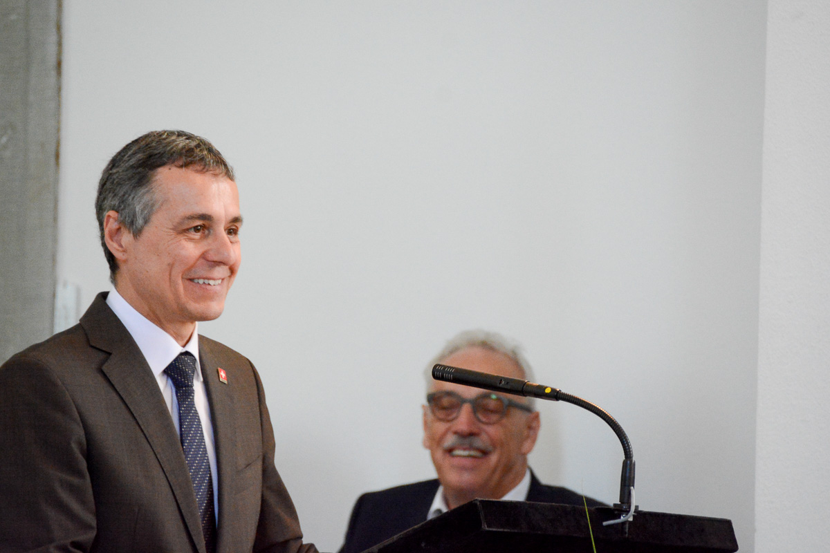 Bundesrat Ignazio Cassis hält die Festrede. Im Hintergrund Stadtpräsident Franz Schwegler